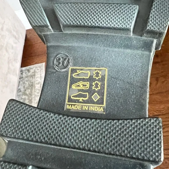 Free People 🆕 Brooks Chelsea Gray/Tan Suede Lug Sole Boots Size 37/7 - Picture 11 of 12